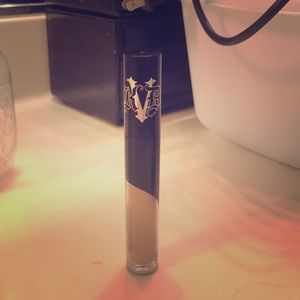 Kat Von D Lock it concealer